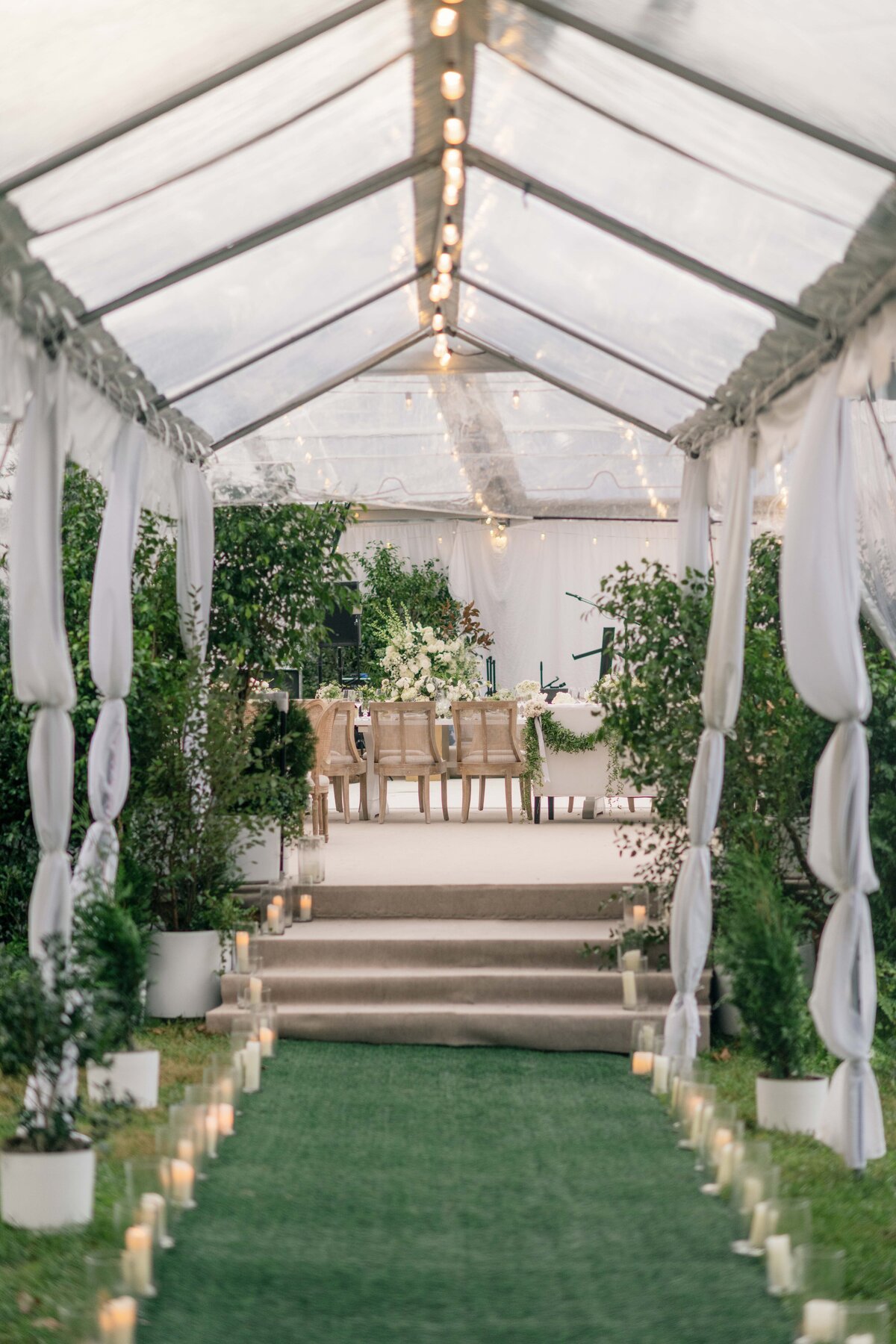 foxfire-wedding-monkton-wedding-photographer-clear-tent-wedding-reception-rainy-day-wedding-elzabeth-bailey-weddings-photographer-karenadixon-2022-120