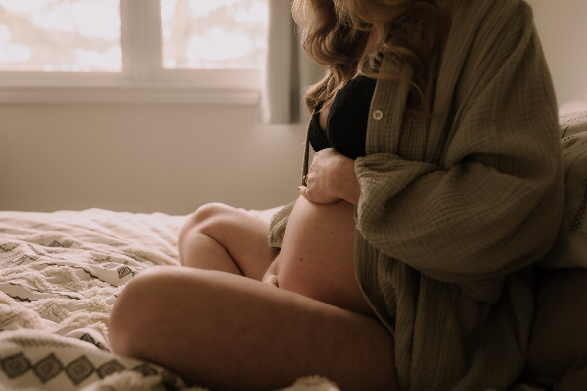 shalun-maternity-home-session-intimate-photography-hamilton-5