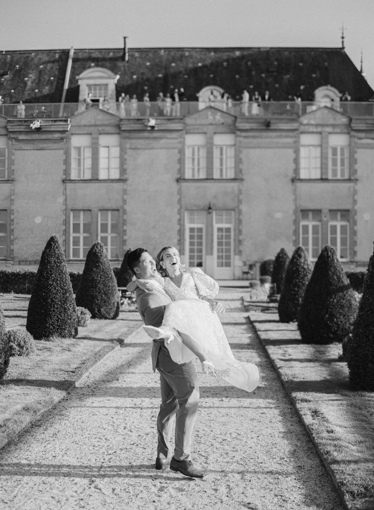 Alexandra-Vonk-pre-wedding-session-chateau-de-jalesnes-abbaye-Fontevraud-8