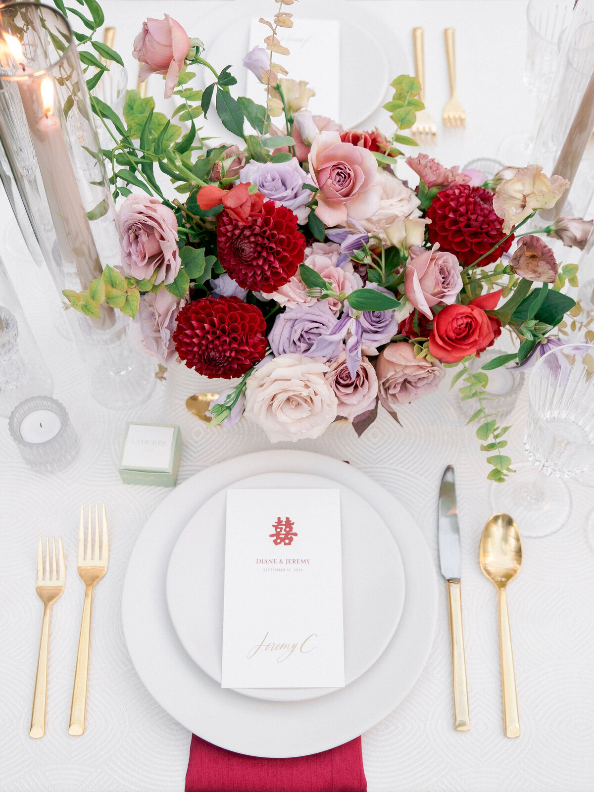 Red wedding place setting