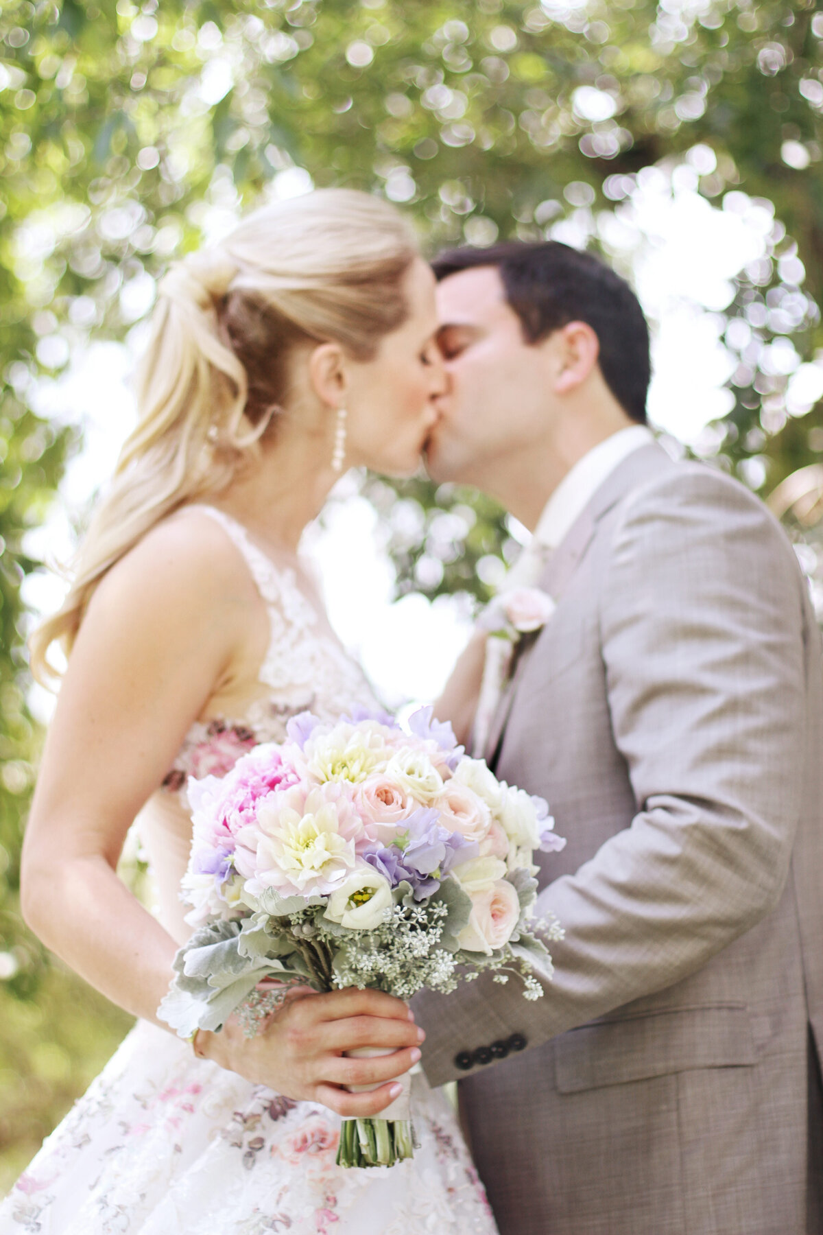 05-araujo-photography-hartwood-acres-tent-wedding