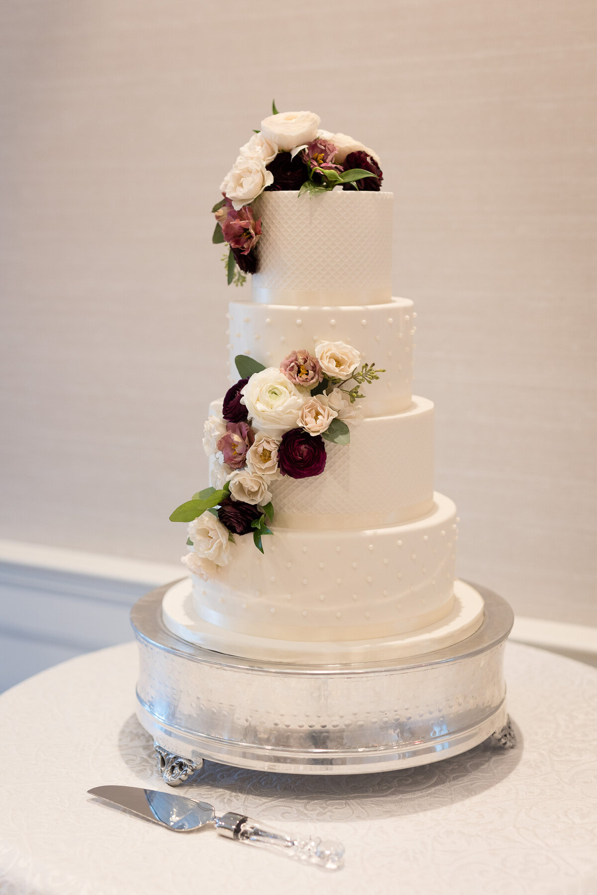 wedding-cake-ct-country-club-wedding-nightingale-wedding-and-events