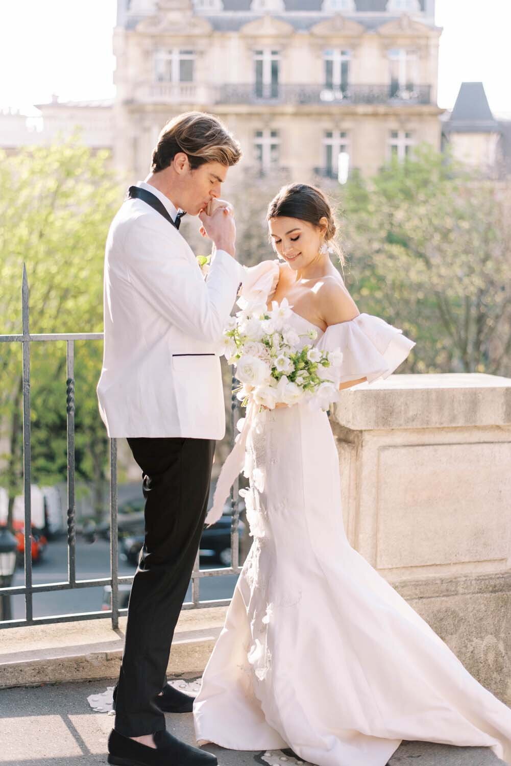 Eiffel Tower Paris wedding editorial veronique Lorre floral designer Marchesa Gown Ruth Terrero Photography9