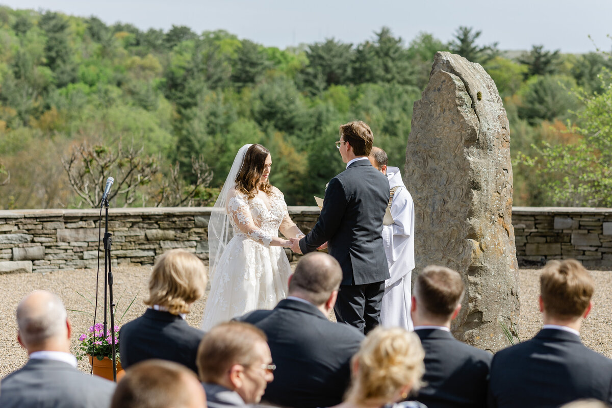 stone-meadow-gardens-wedding-emily-taylor-photography_043