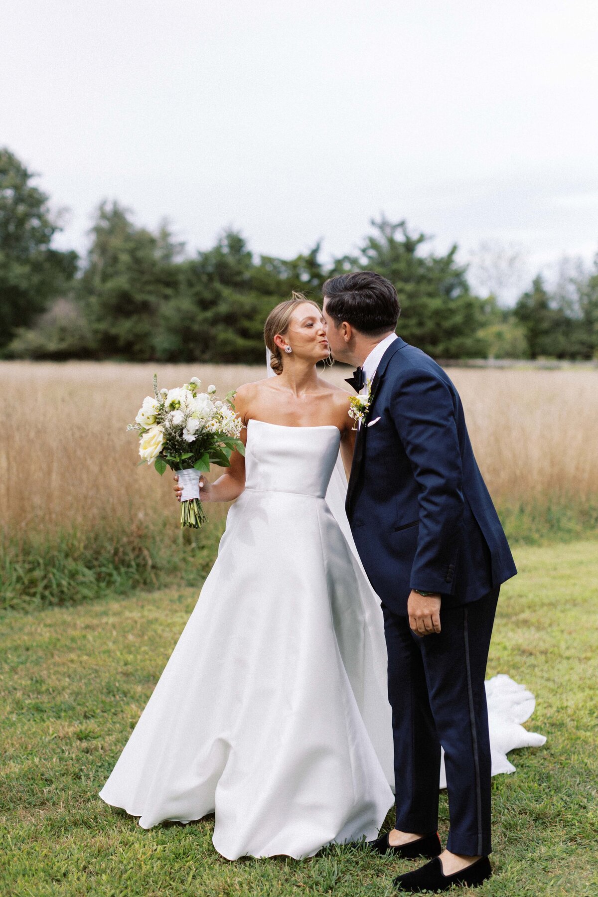 kontakosta-winery-long-island-wedding-photographer-276
