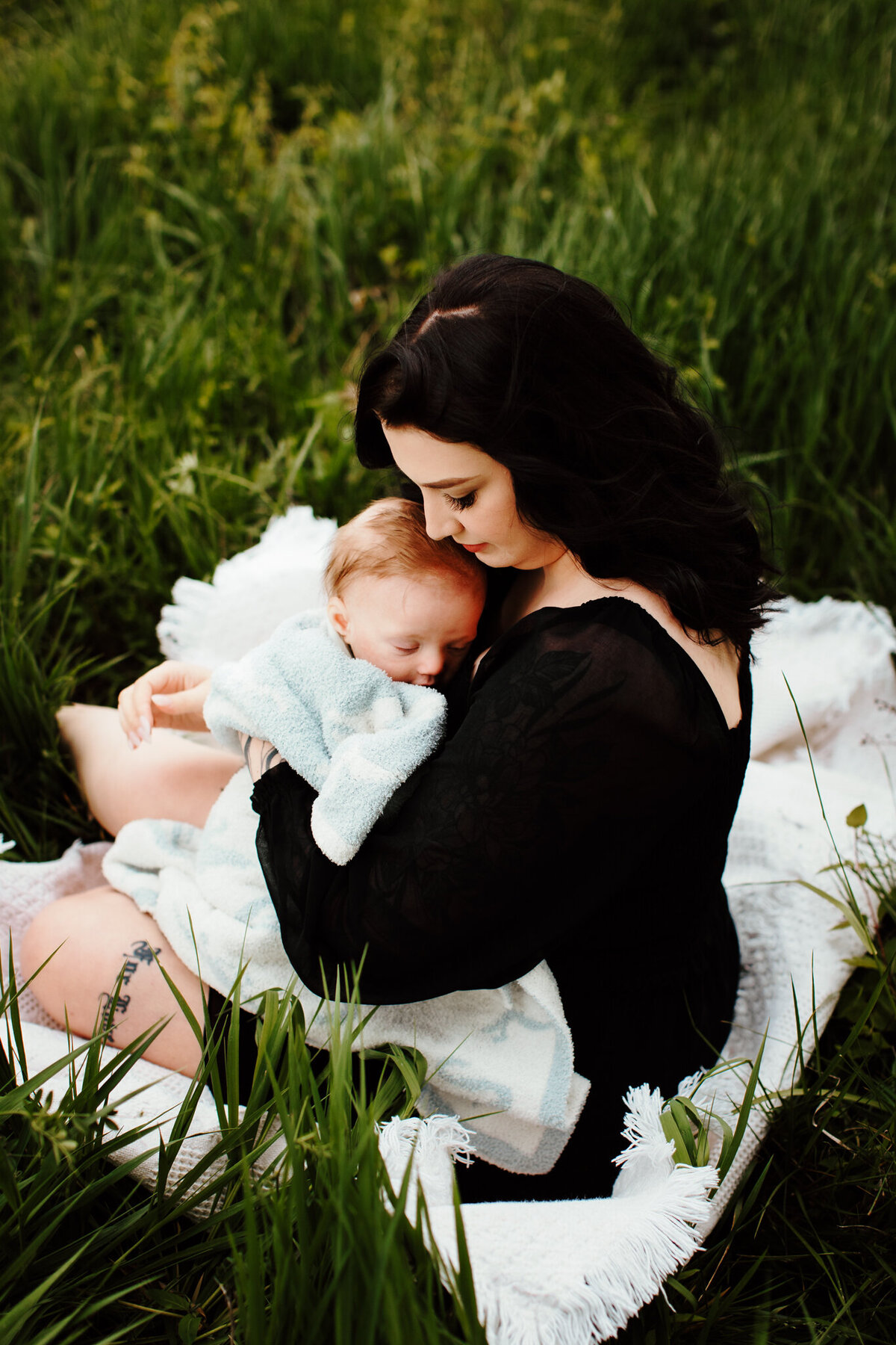 Motherhood photography NW Arkansas, motherhood portraits near me, mommy and me photography NW Arkansas