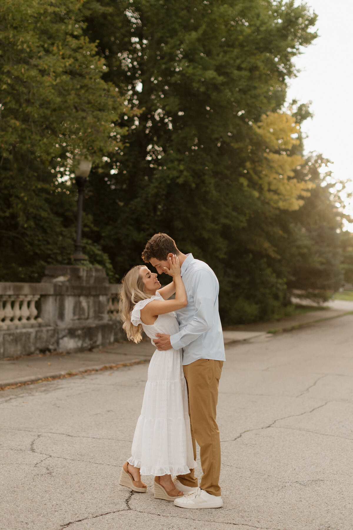 Indianapolis engagement photography romantic golden hour