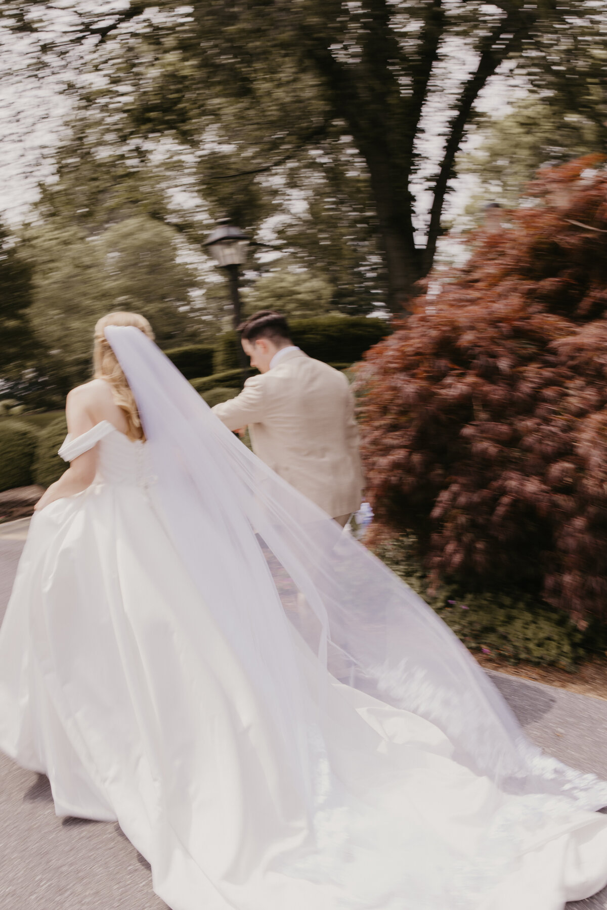 Drumore Estate bride and groo