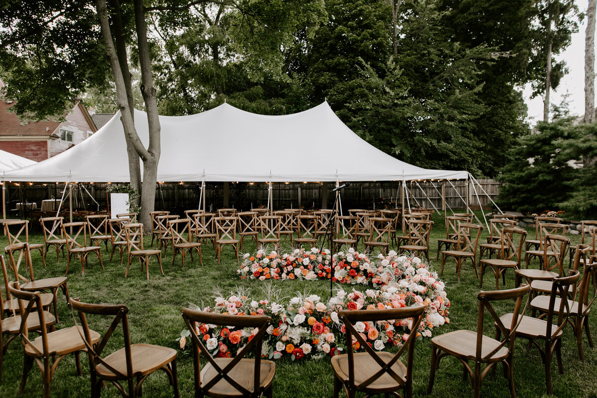 Intimate-Backyard-Wedding-cirlce-ceremony