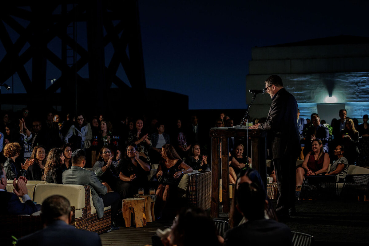 EisnnerSkylightDTLA-264