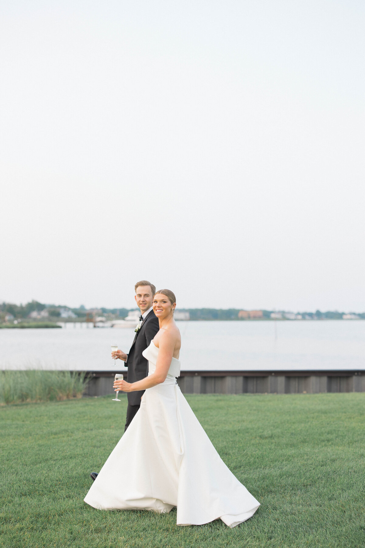 Molly Sue Photography Rumson River House Wedding42