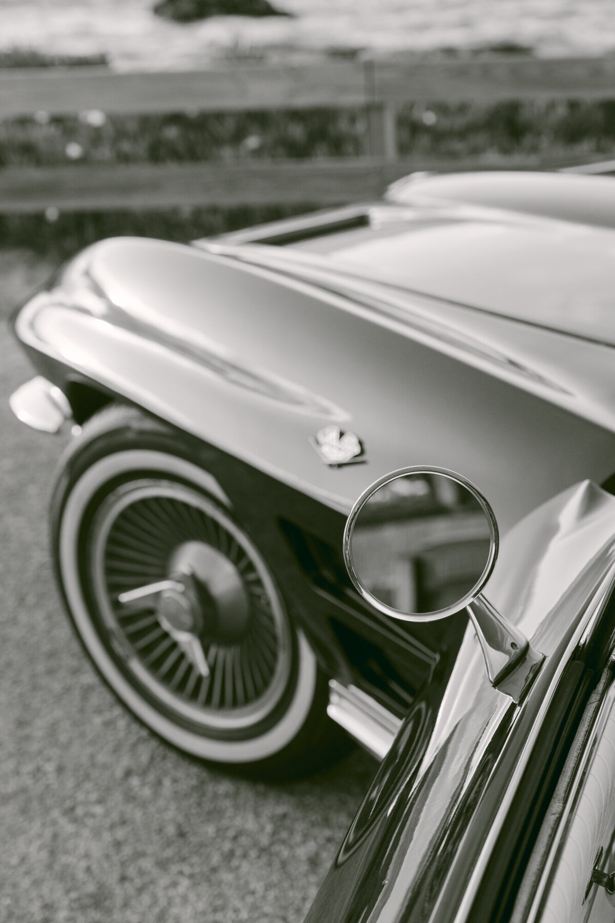 PERRUCCIPHOTO_PEBBLE_BEACH_VINTAGE_CAR_ENGAGEMENT_134BW