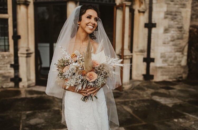 dried-flower-bouquet-bride