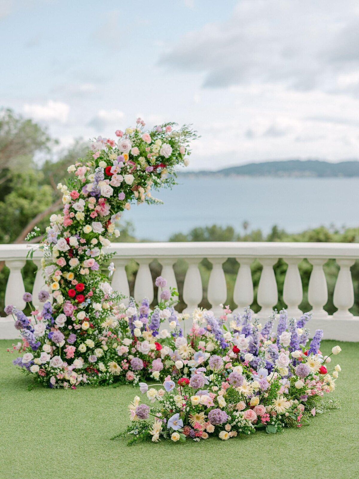 amazing-technical-floral-arch