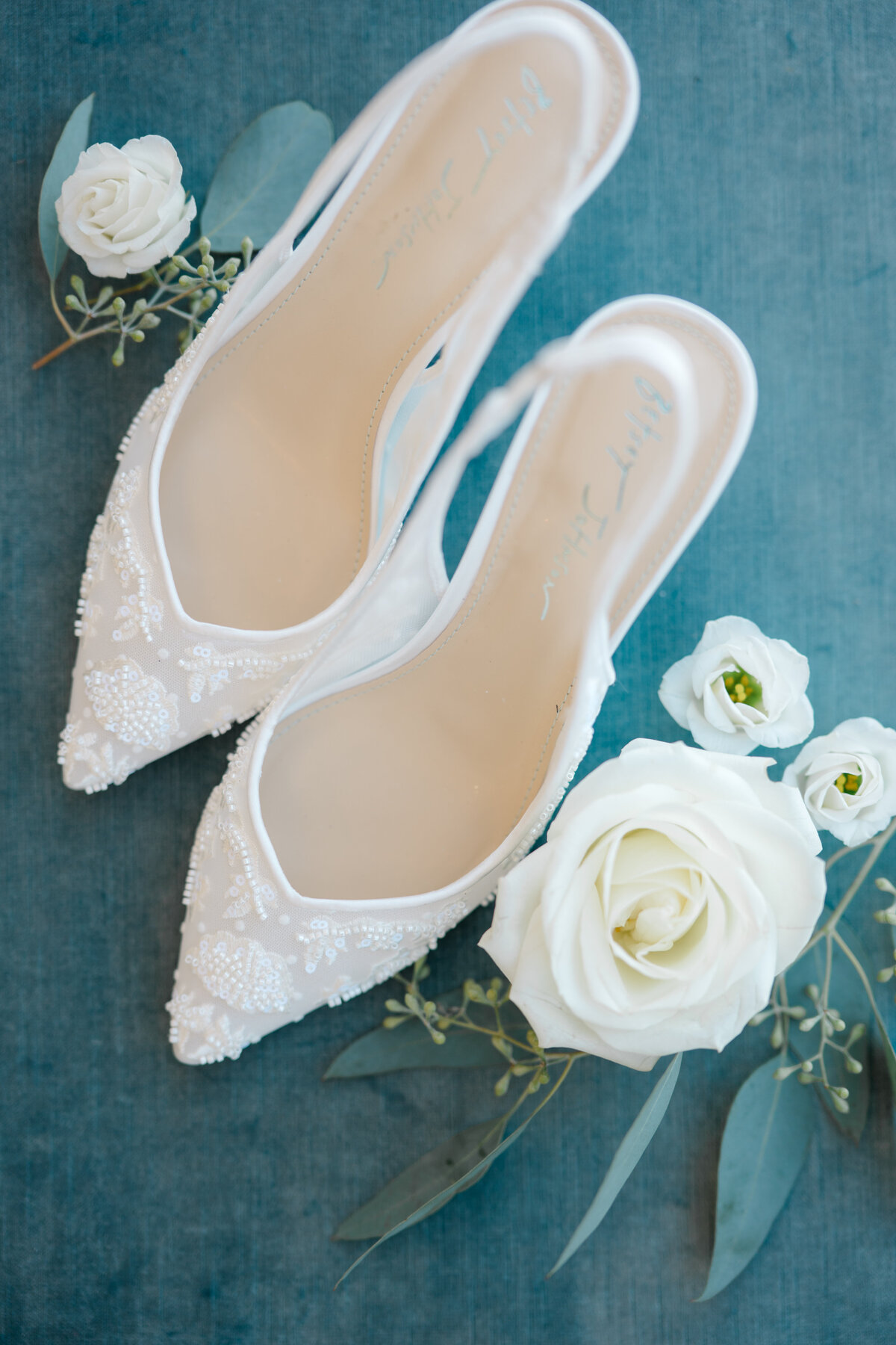 5_Madison & Leighton's Wedding_Prep_Lindsay Ott Photography