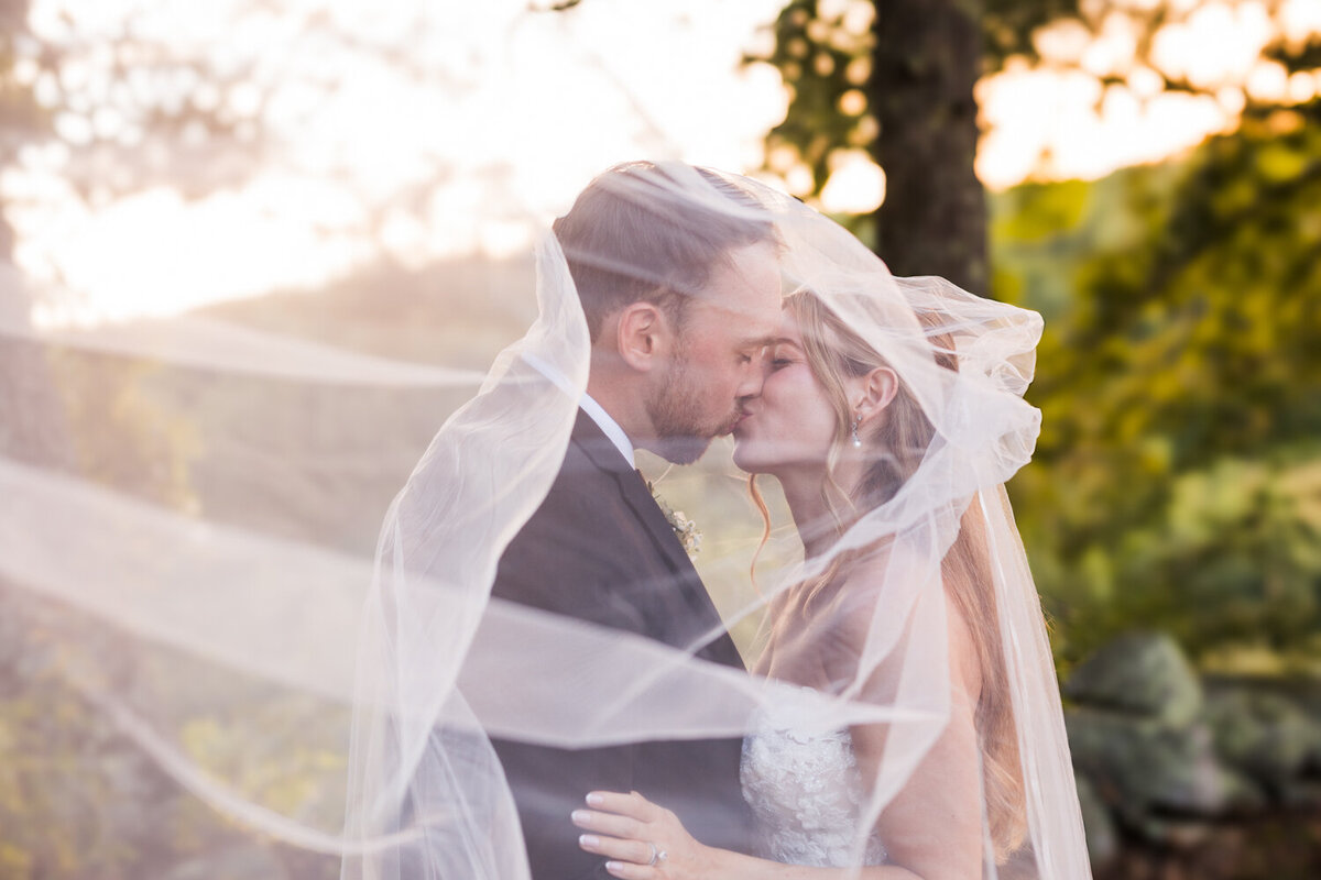 kiss-the-bride-wedding-photography-nh (1 of 8)