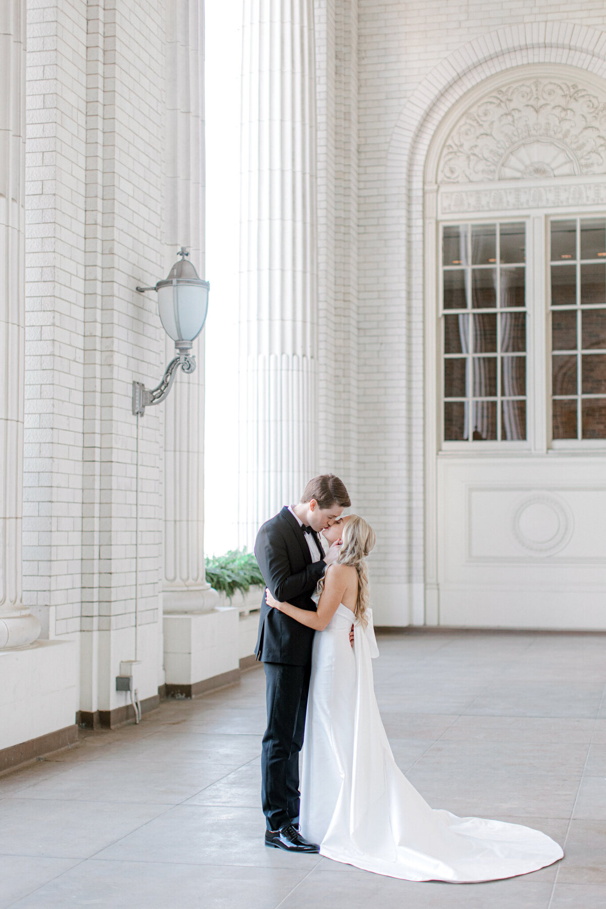 Madison & Michael's Wedding at Union Station | Dallas Wedding Photographer | Sami Kathryn Photography-110