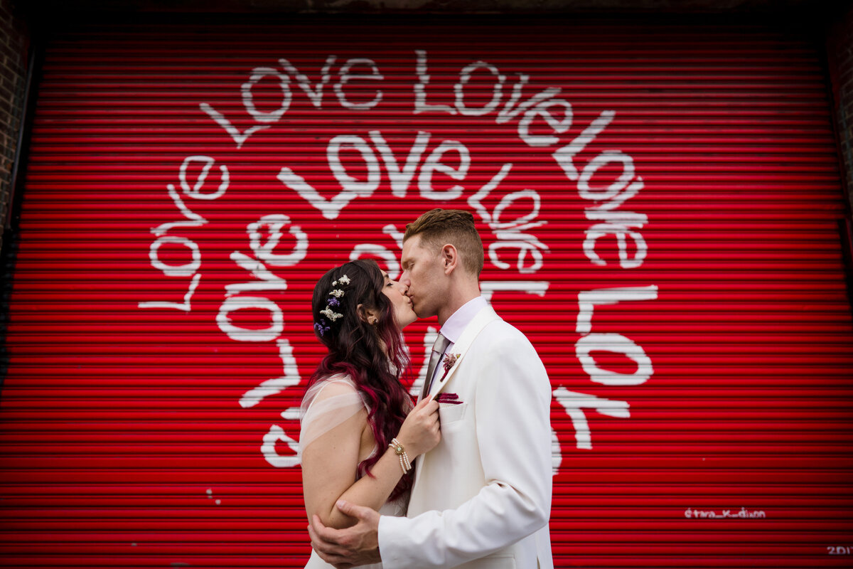 wedding-love-grafitti-dumbo