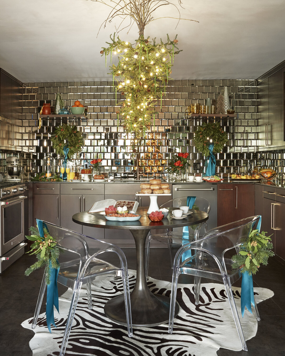 Christmas Holiday Kitchen Interior Design With Rug