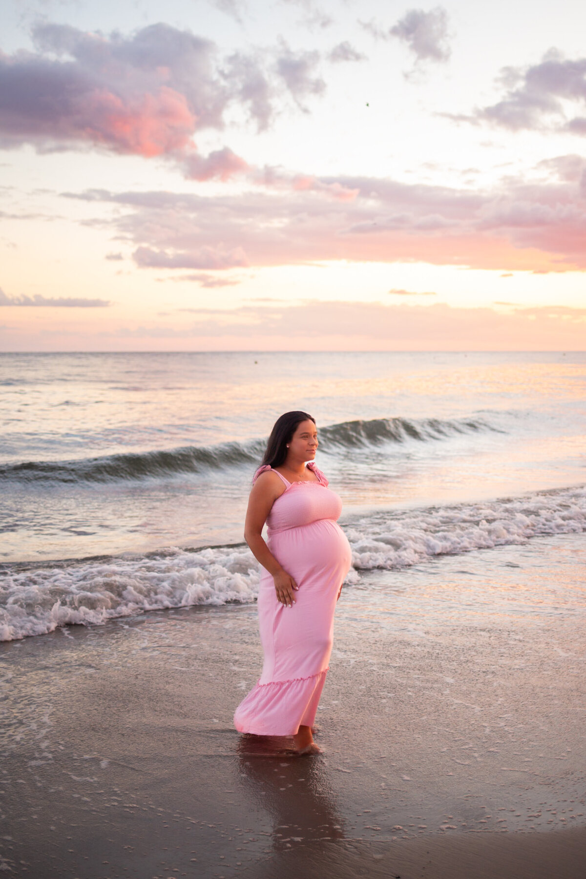mama-to-be-walking-shoreline-tobay