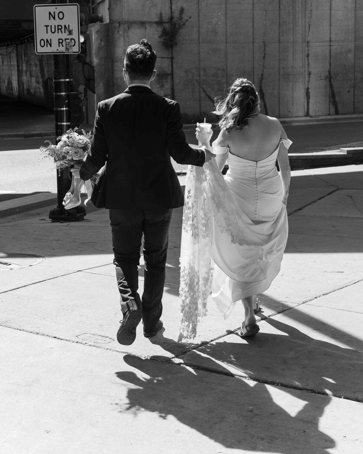 43-greyscale-bride-groom-walking