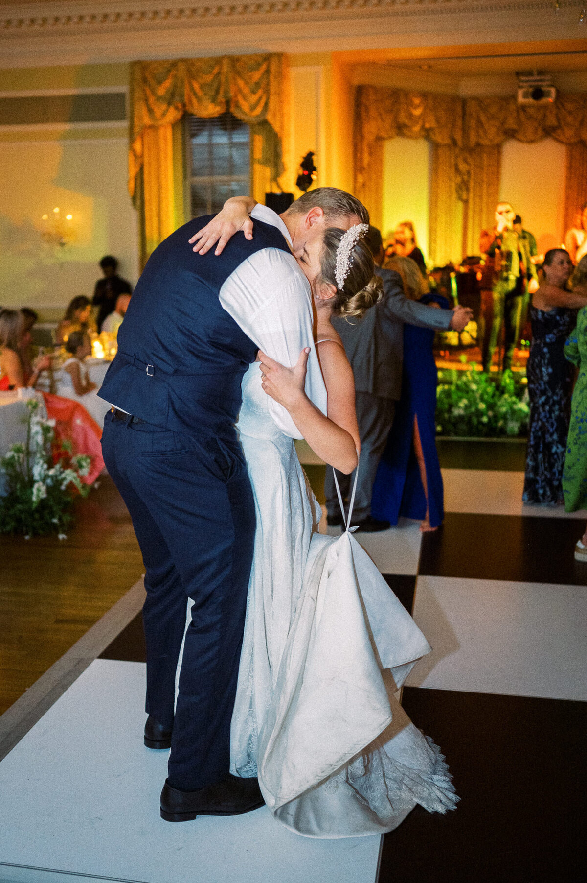 Farmington Country Club Wedding Photographer - Hunter and Sarah Photography-118