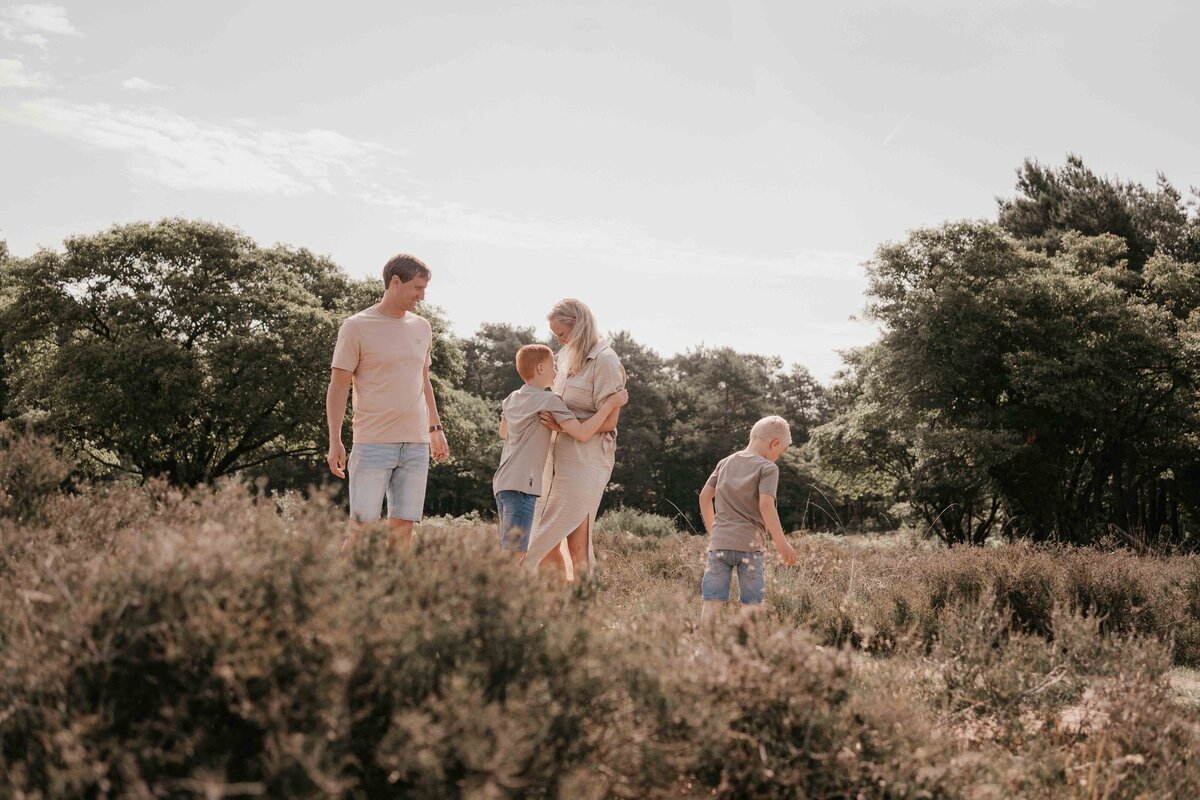 liefdevolle-gezinsfotografie-laren-duinen-leukfotografie (4 van 114)