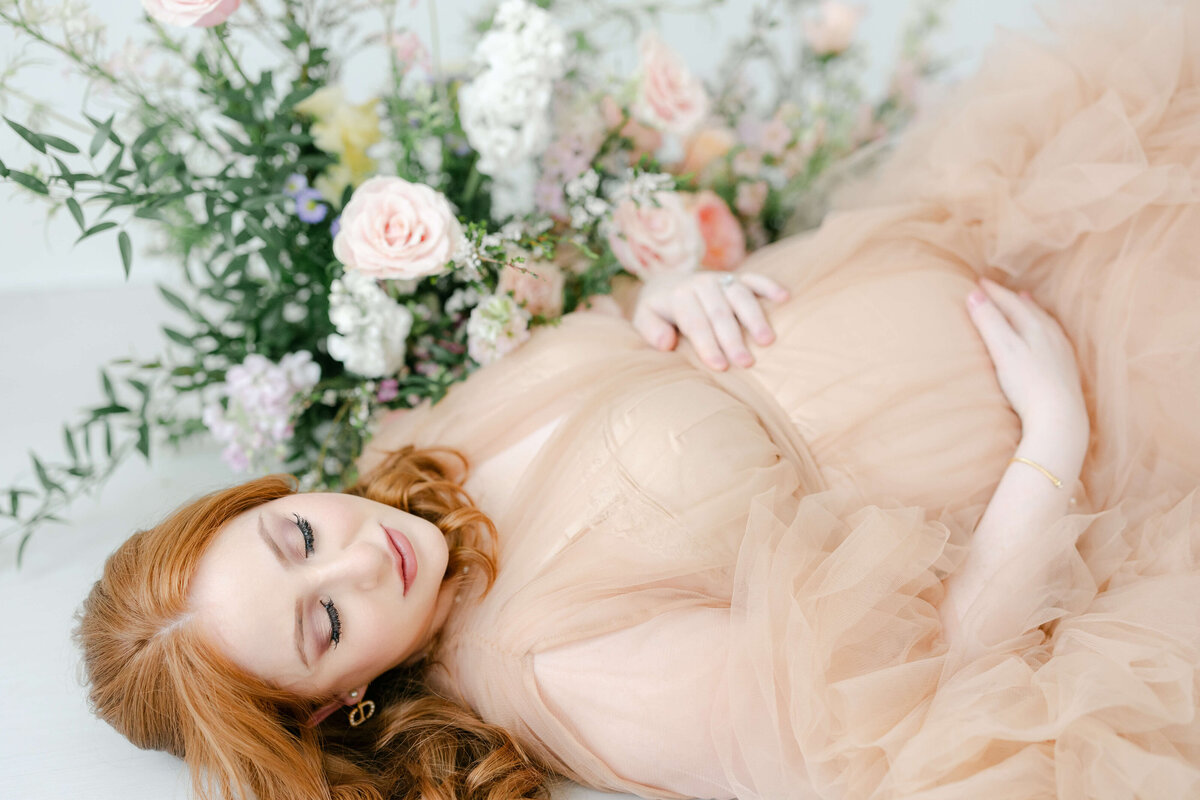 Houston-maternity-photographer-in-studio-4