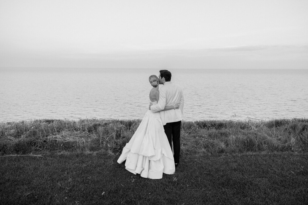 shoreacres-lake-bluff-tent-wedding-by-olivialeigh-79