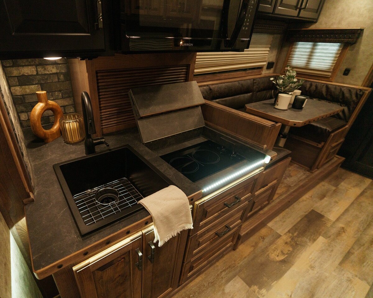 luxury-horse-trailer-kitchen-missouri-1