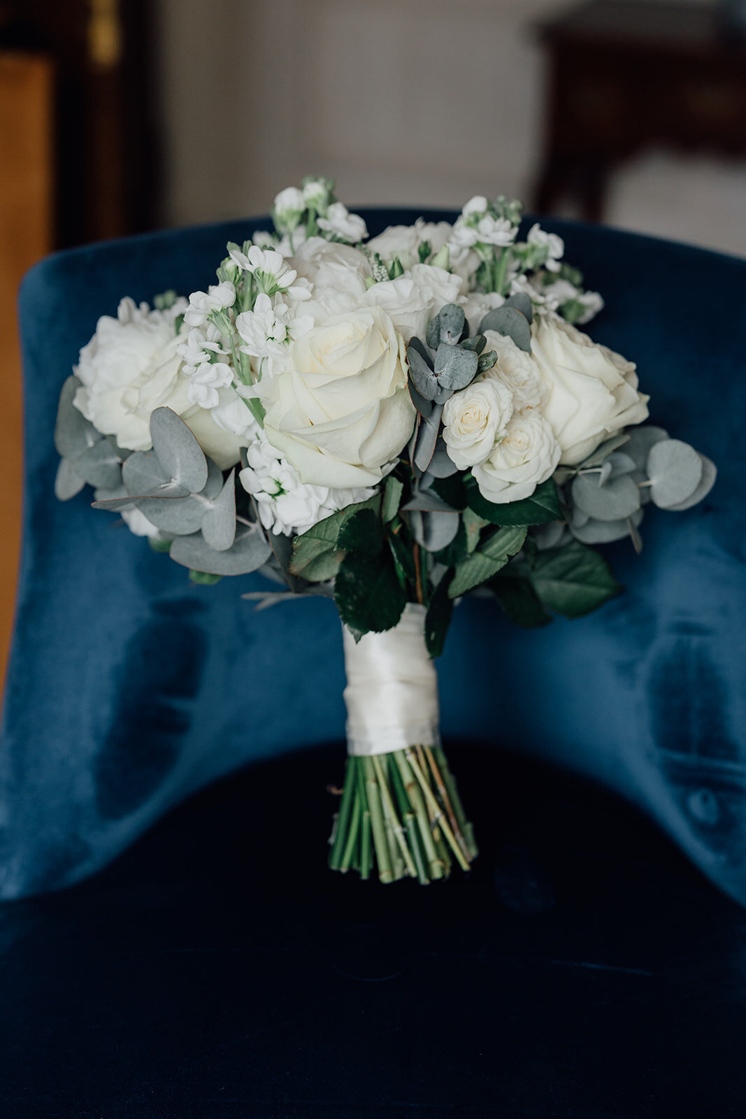 brides-bouquet-at-the-kclub