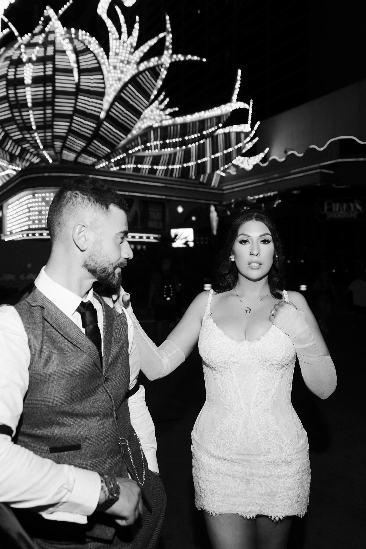 75riskyexposure_aimee-adrian_las-vegas-elopement-photography