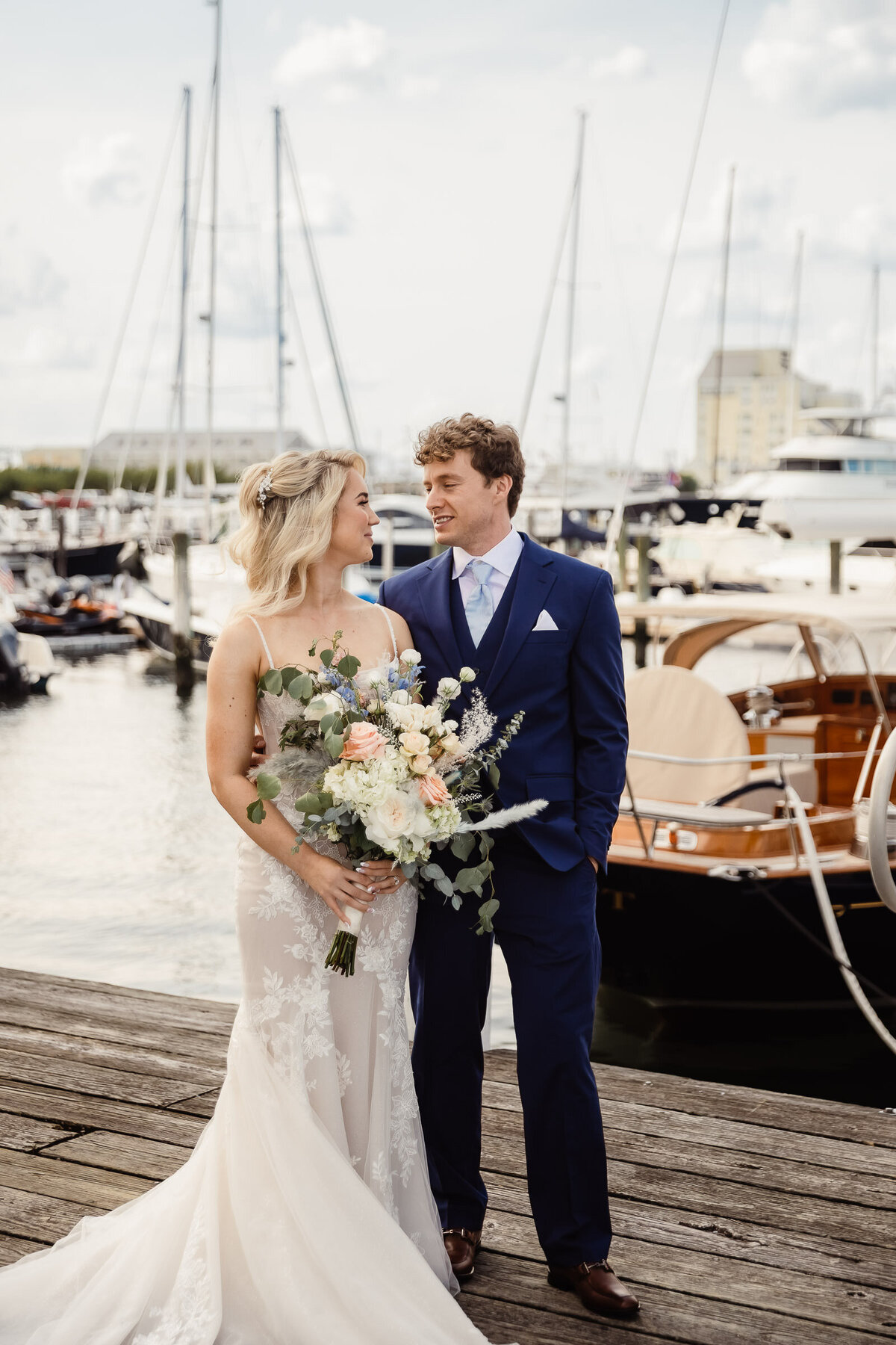 Nicole-Marcelle-Photography_056_summer-wedding-regatta-place-erika-garrett