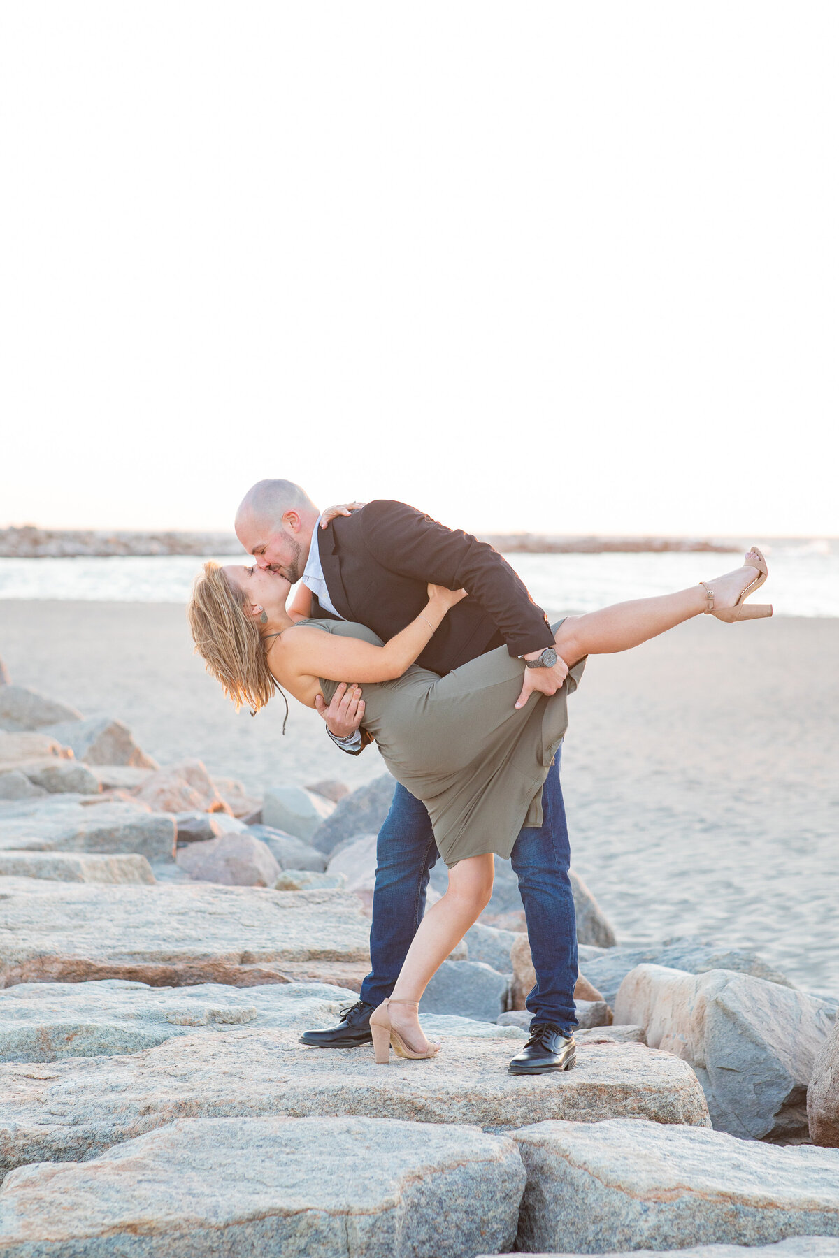 Point-Judith-Lighthouse-engagement-session-Kelly-Pomeroy-Photography-Becca-Sean--295