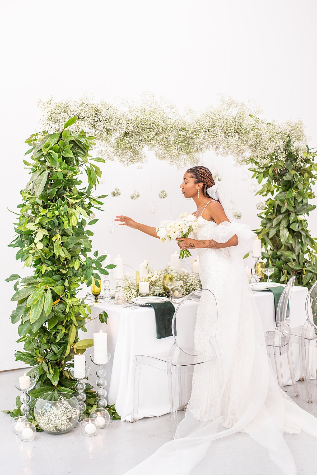 bride-groom-tablescape-white-green-greenville-sc-taylors