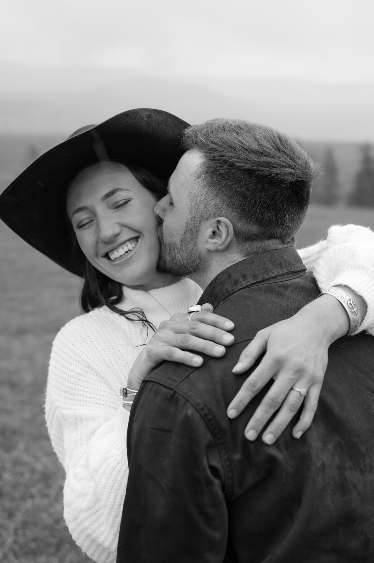 presley-gray-photo-montana-western-style-engagement-3893