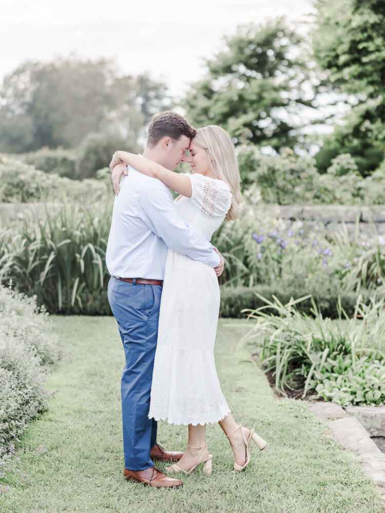 christine-antonio-engagement-session-eolia-mansion-harkness-park-waterford-ct-30
