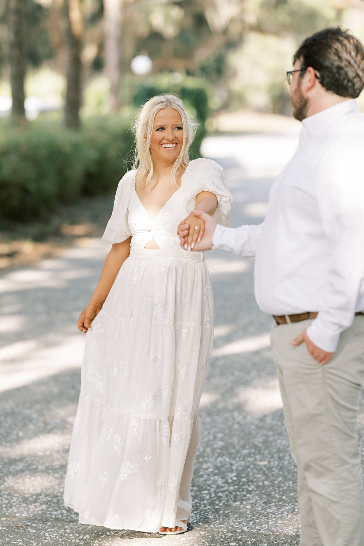 timeless-white-themed-georgia-engagement-photography-14