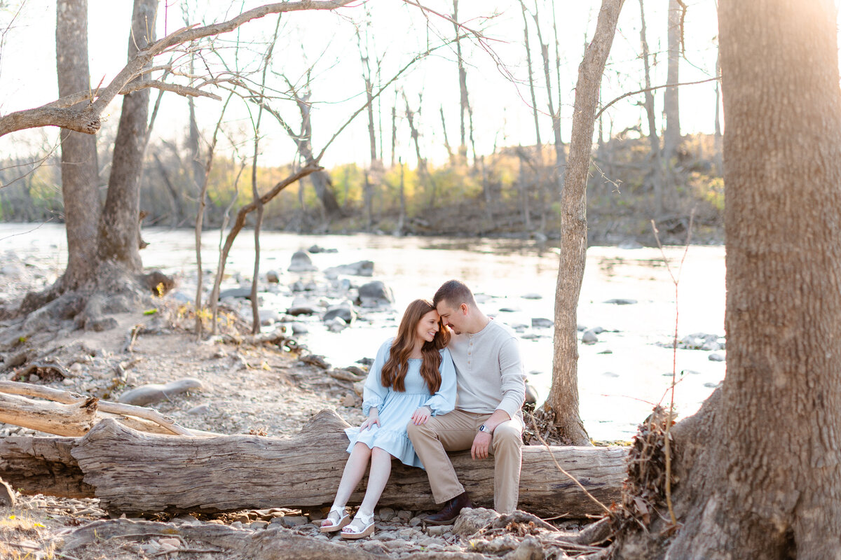 Colorful-Springtime-Greenhill-Park-Roanoke-Engagement-Session-Photography-S-44