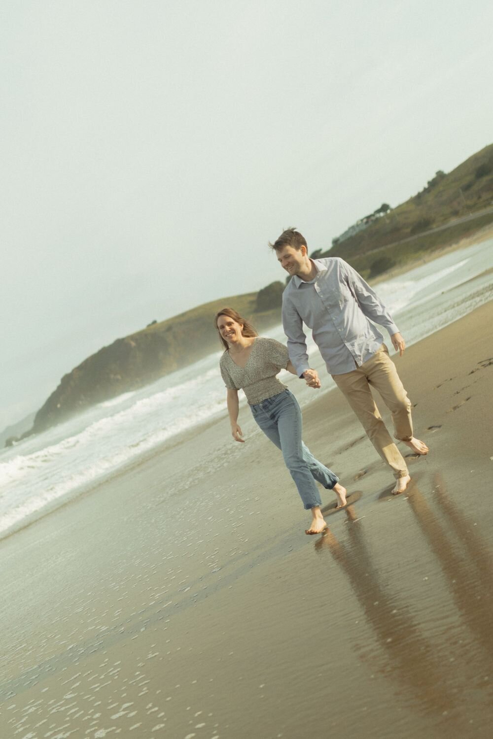 AbbyMitchCoastalCaliforniaCliffsandBeachEngagementSessionKatherineKrakowskiPhotography-293-0def0add-1000