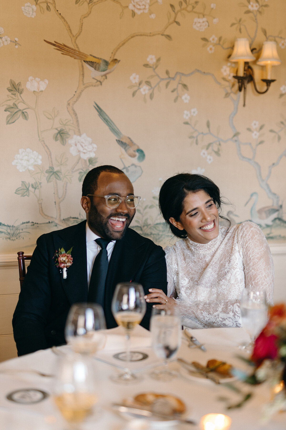 Candid-Light-Filled-Wedding-Inn-at-Little-Washington