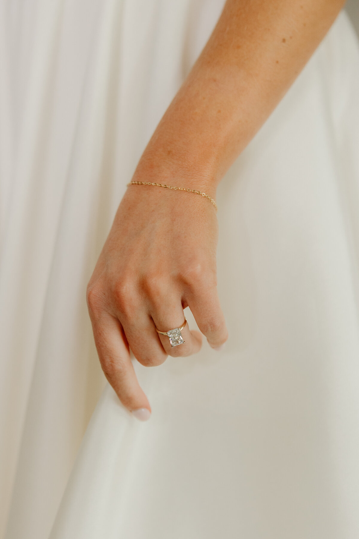 Schmidlewedding_gettingready-0699-2