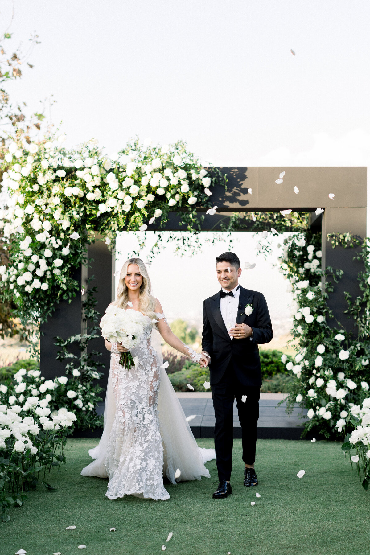 Previews Alexis and Dustin Rolling Hills Country Club Wedding _ Hello Blue-31