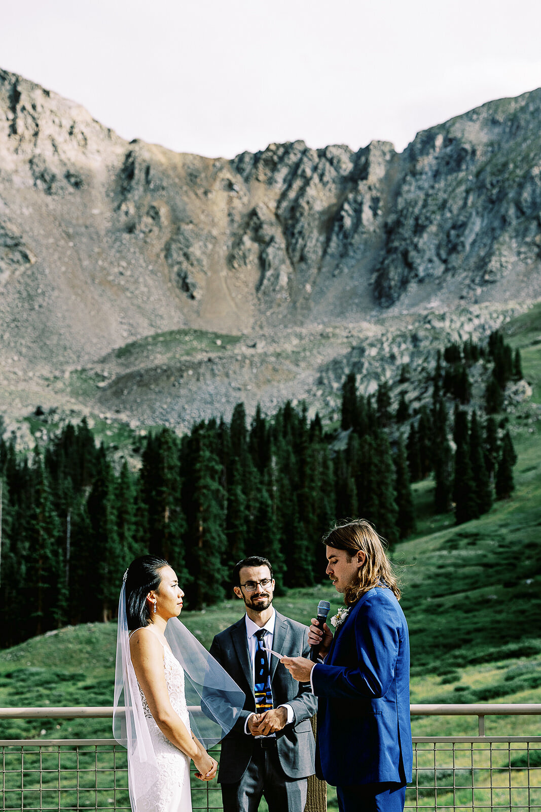 black-mountain-lodge-wedding-ceremony-18