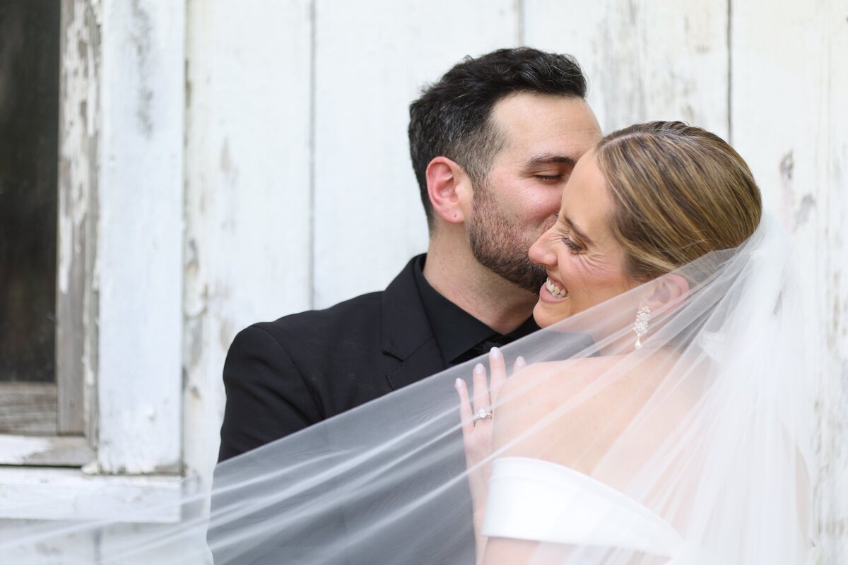 veil-pictures-bride-and-groom