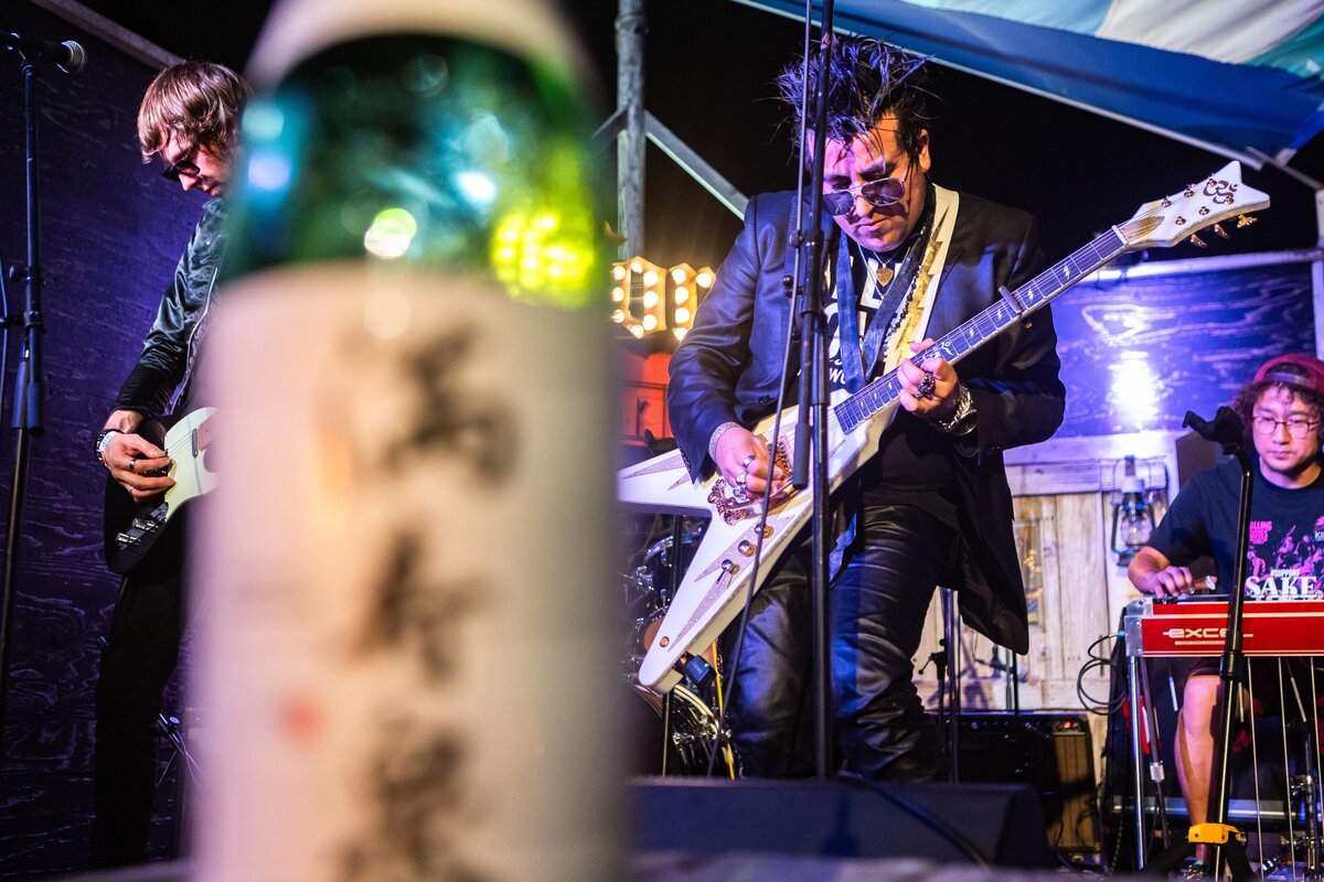 0016-Falling-Doves-Support-Sake-Tour-24-Surfers-Zushi-Japan-0088-JOURNAL-0016