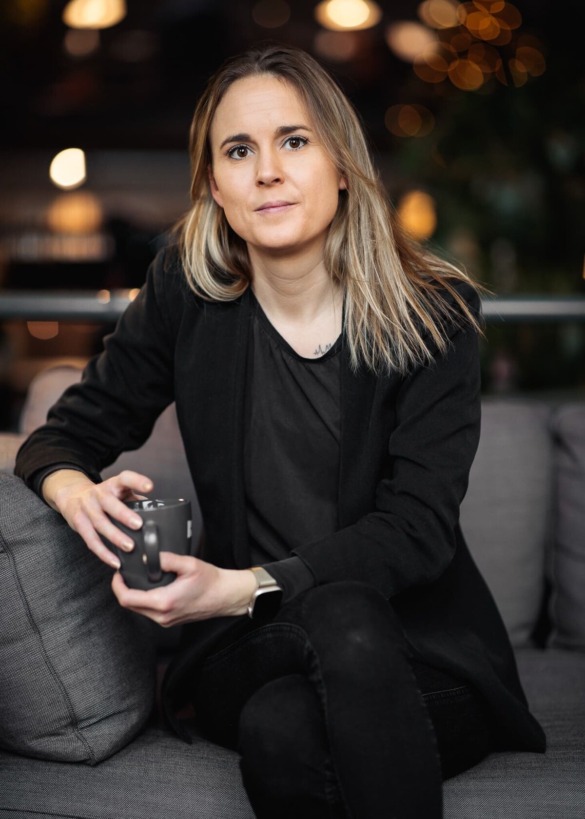 Johanna-Morepeople_3564(webb)
