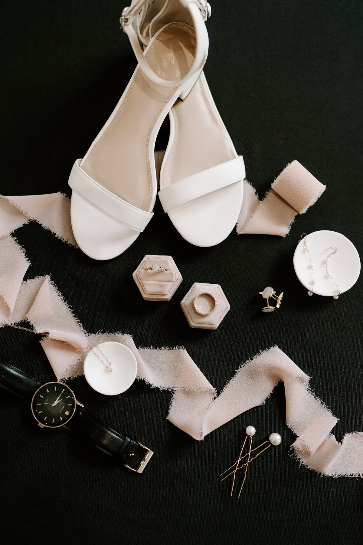 kraber-the-gathering-grounds-iowa-wedding-4