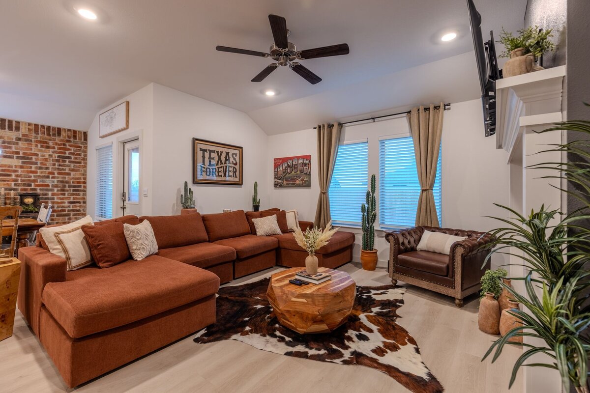 22_806 Hideout-0832-HDR