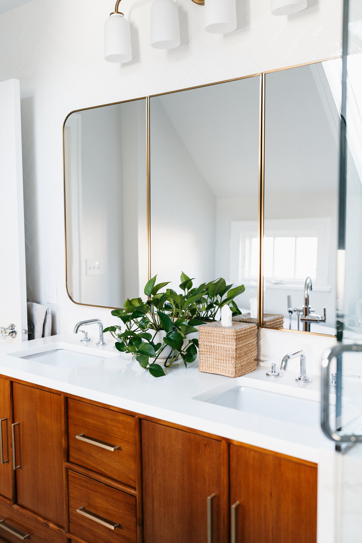 Bathroom and Mudroom Remodel Photoshoot-6